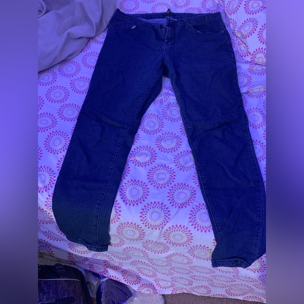 Jeans - Picture 2 of 3